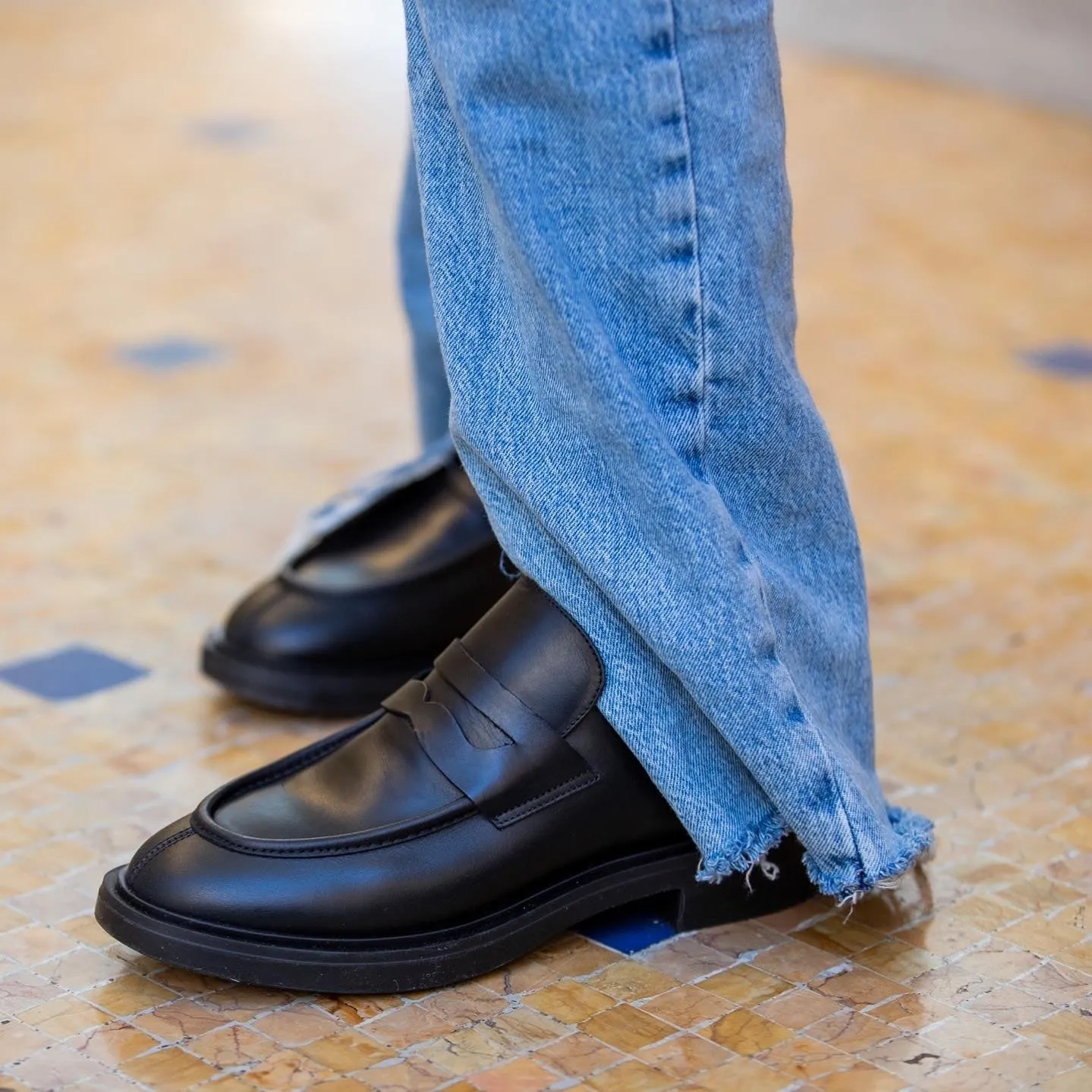 Vitello Black Chunky Loafers